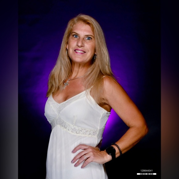 Meet your Posher, Sonya - Picture 1 of 1